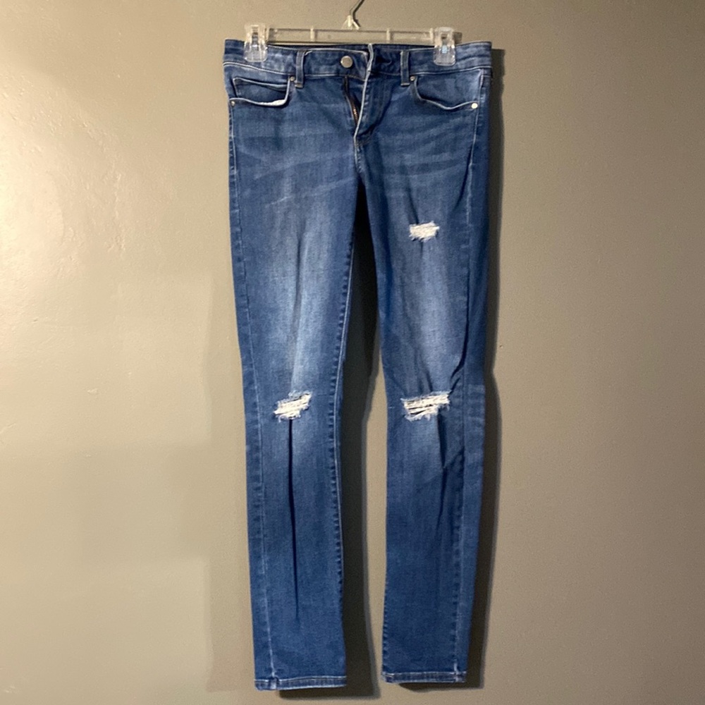 dark blue jeans